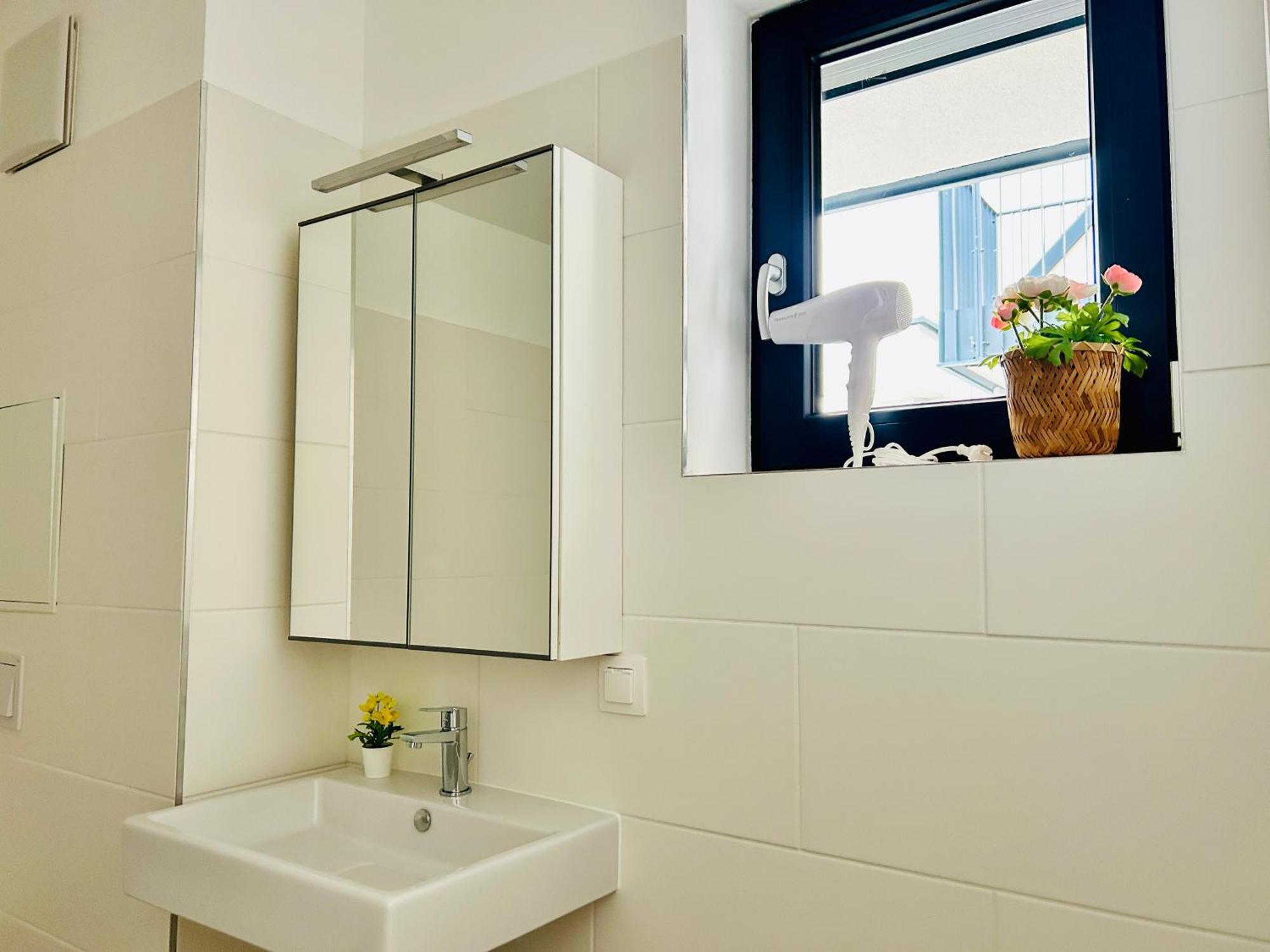 Modern Apartment With Balcony & Free Parking - Nearby Metro Vienna Esterno foto