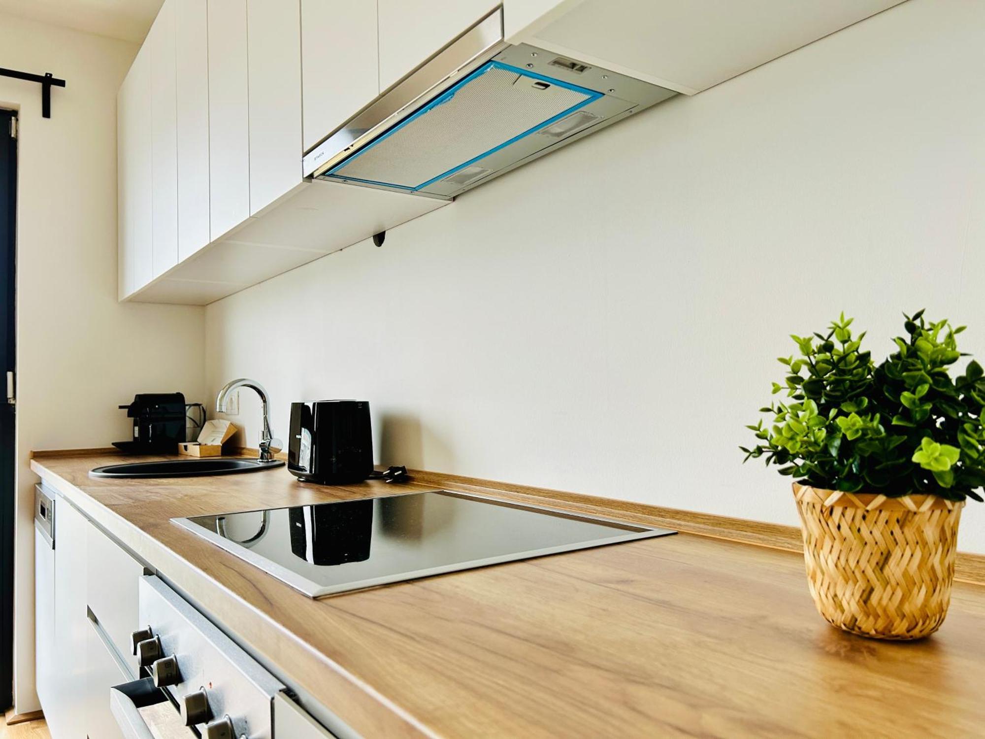 Modern Apartment With Balcony & Free Parking - Nearby Metro Vienna Esterno foto
